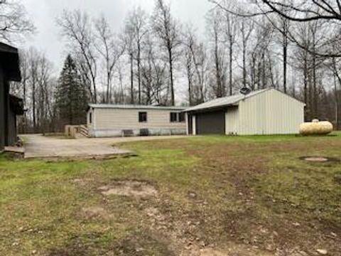 A home in Newberg Twp