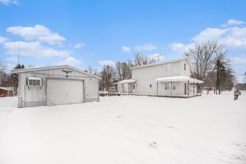 A home in Flowerfield Twp