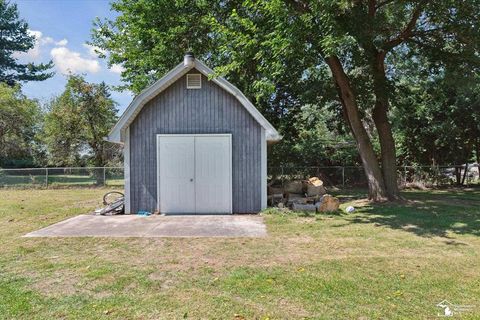 A home in La Salle Twp