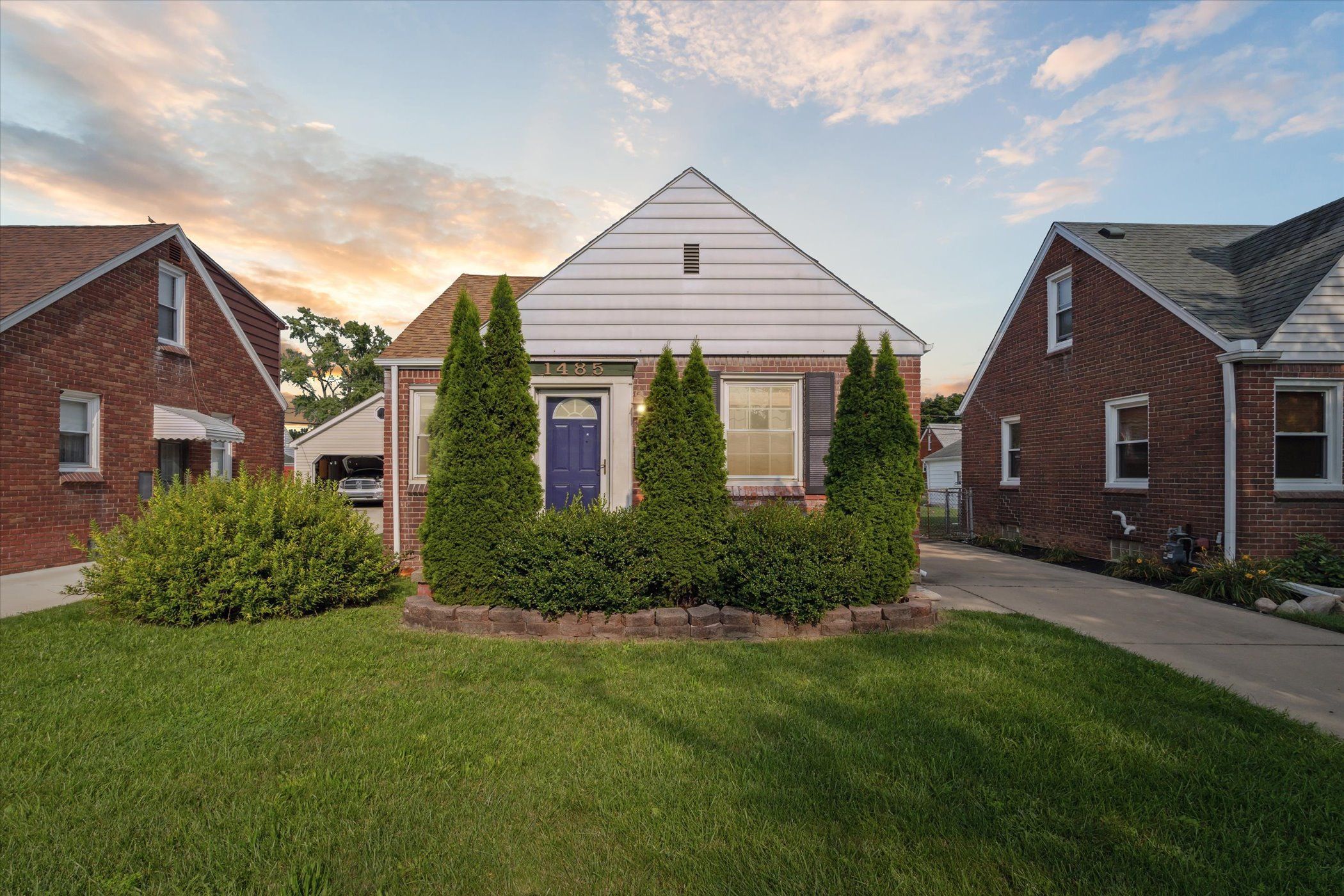 View Wyandotte, MI 48192 house