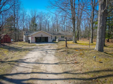 A home in Pentwater Twp