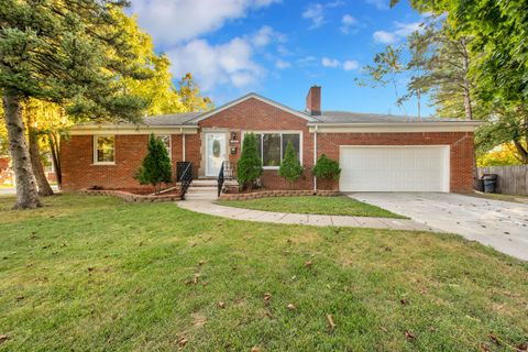 A home in Harper Woods