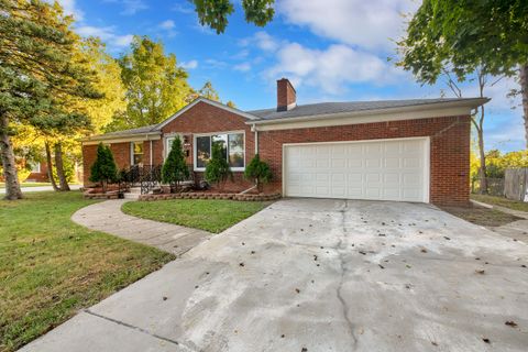 A home in Harper Woods