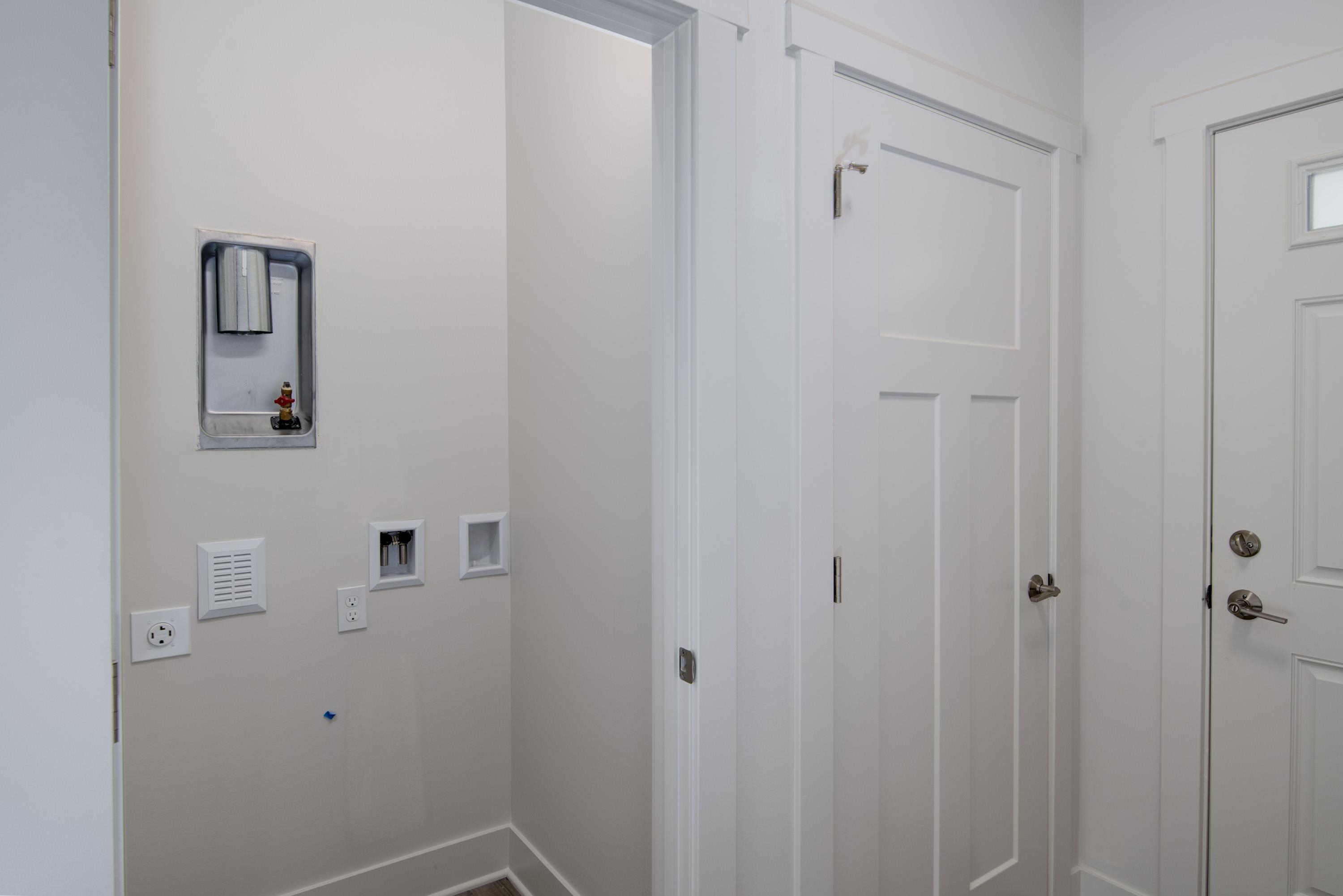 Photo 13 of 36 of 1548 Simsbury Street condo