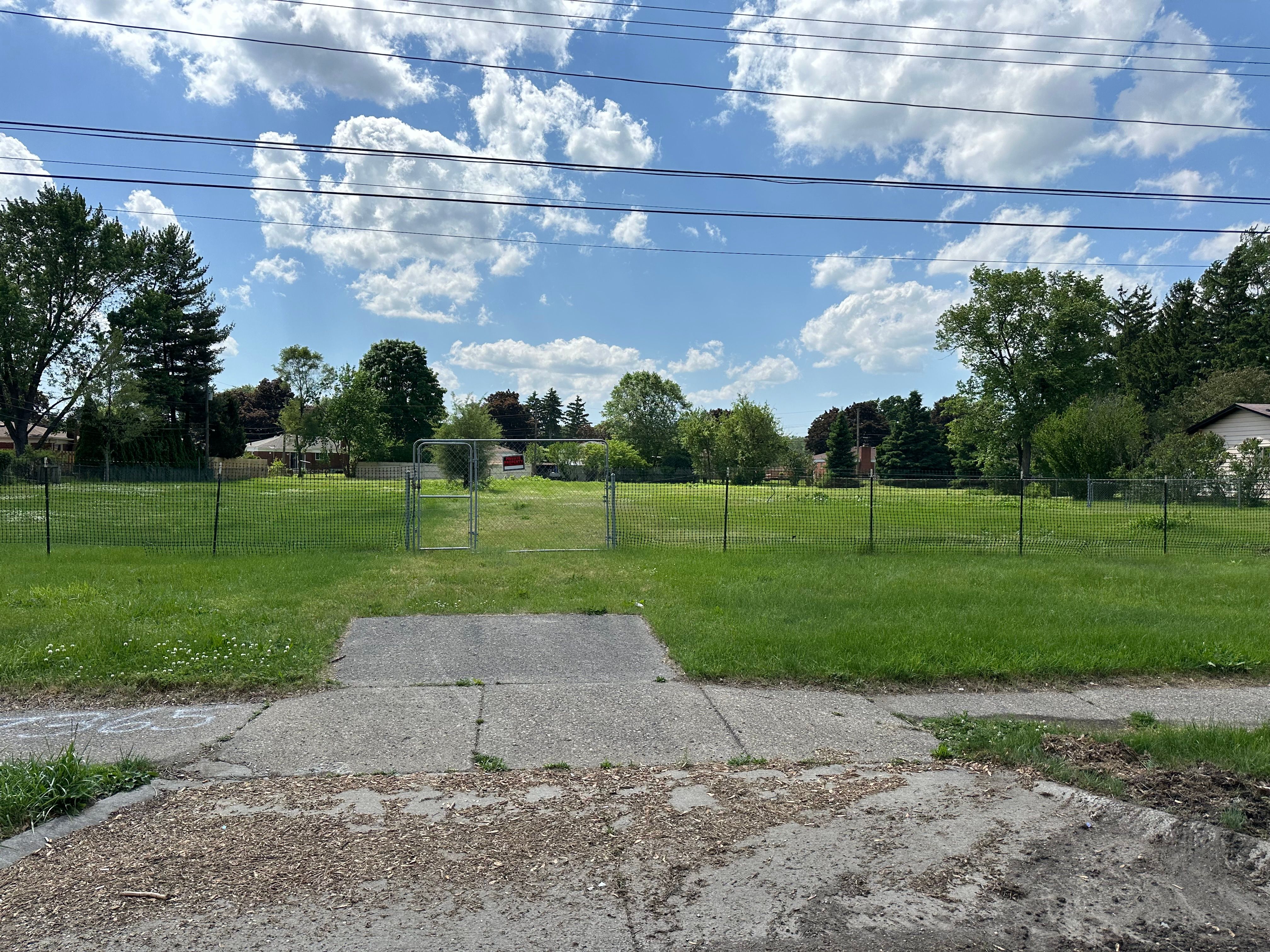 View Warren, MI 48092 property