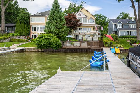 A home in West Bloomfield Twp