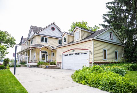 A home in West Bloomfield Twp