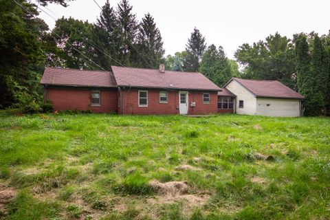 A home in Bloomfield Twp