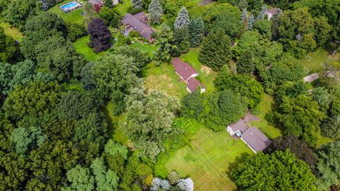 A home in Bloomfield Twp