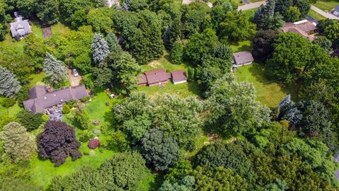 A home in Bloomfield Twp