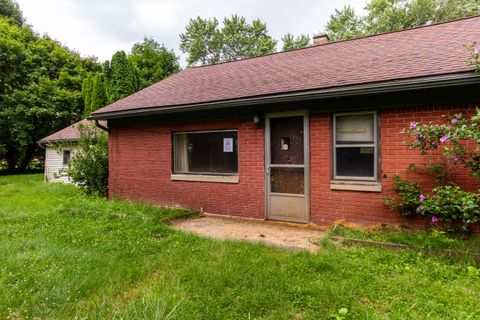 A home in Bloomfield Twp