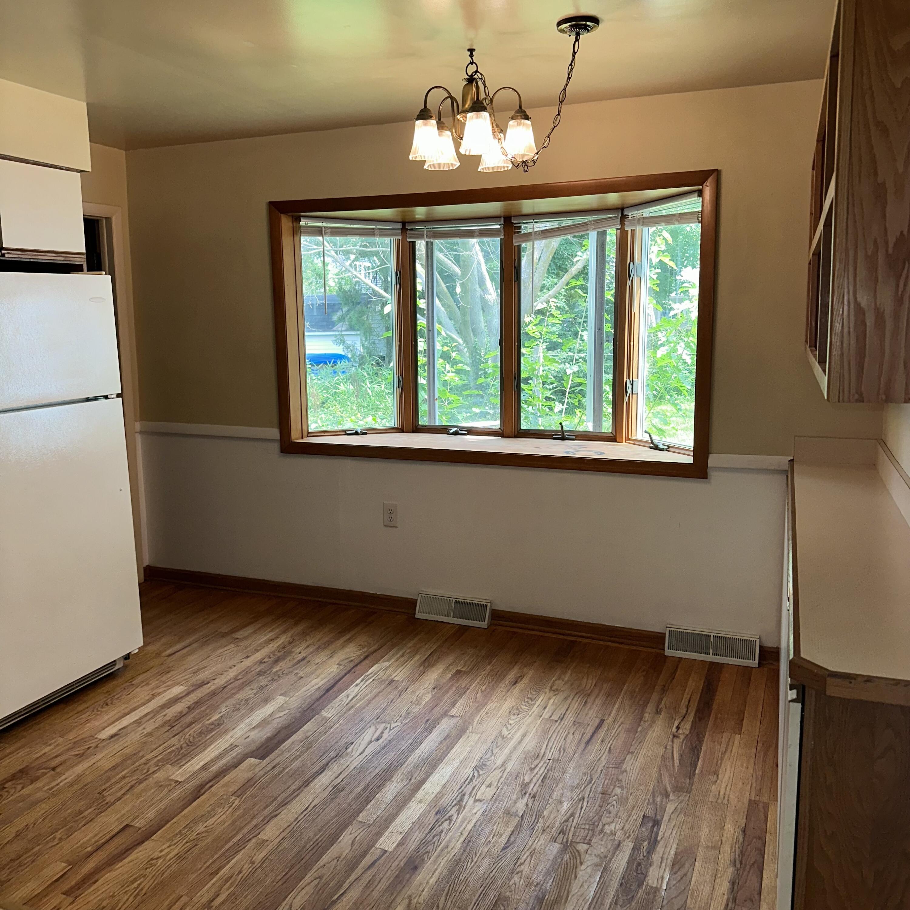 Photo 5 of 26 of 308 N Park Street house