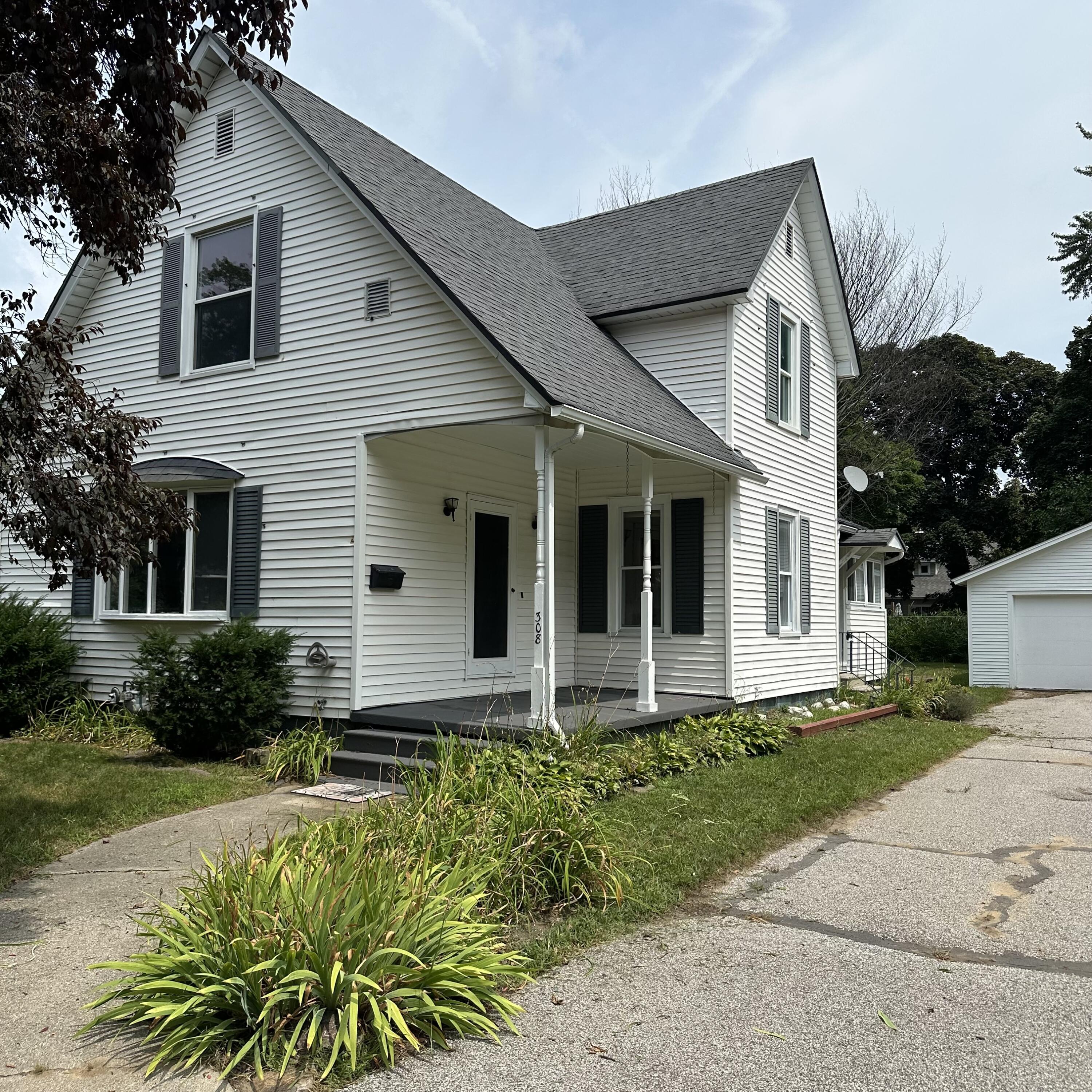 View Spring Lake Vlg, MI 49456 house