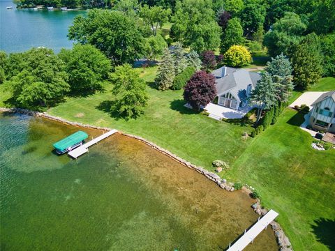 A home in Lake Angelus