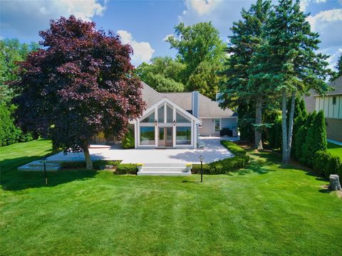 A home in Lake Angelus