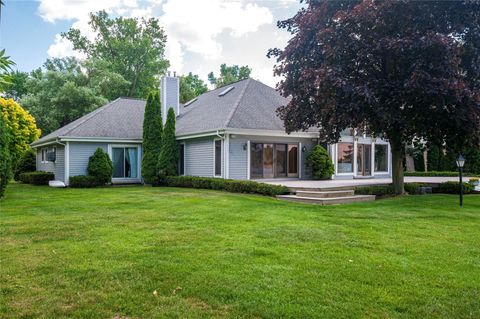 A home in Lake Angelus