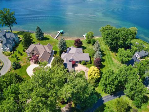 A home in Lake Angelus