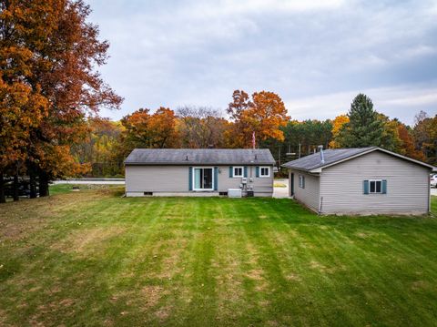 A home in Groveland Twp