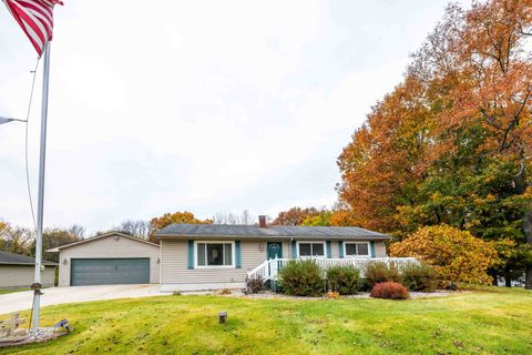 A home in Groveland Twp