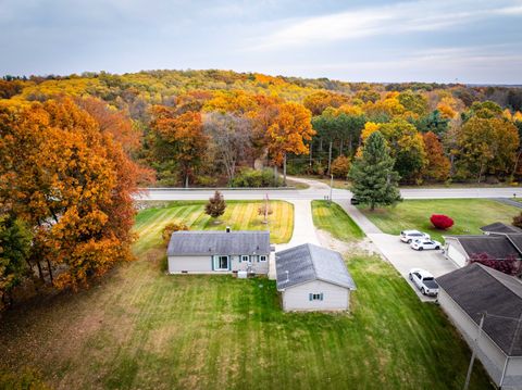 A home in Groveland Twp