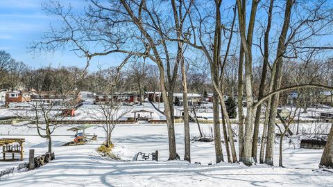 A home in GrosseIleTownship_Wayne