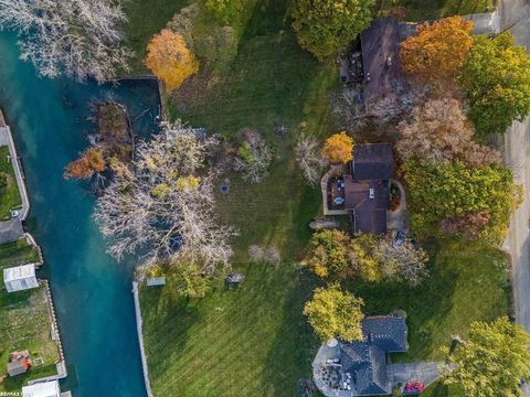 A home in GrosseIleTownship_Wayne