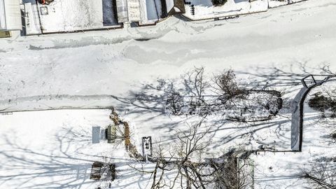 A home in GrosseIleTownship_Wayne