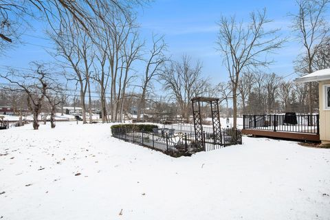 A home in GrosseIleTownship_Wayne