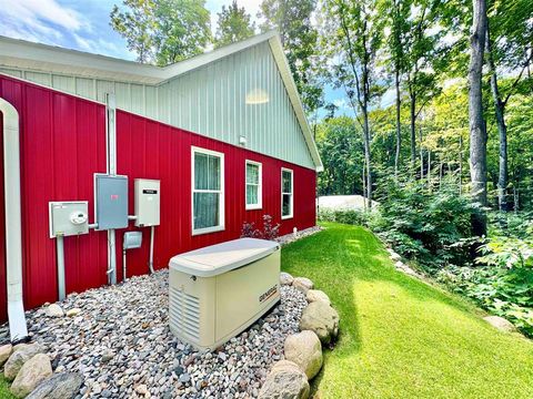 A home in Suttons Bay Twp