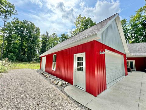 A home in Suttons Bay Twp