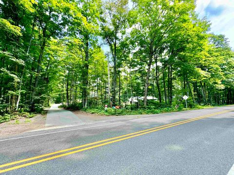 A home in Suttons Bay Twp