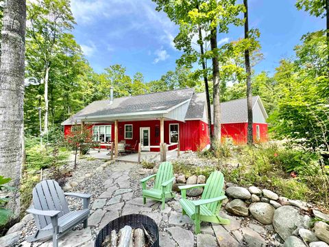 A home in Suttons Bay Twp