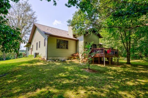 A home in Unadilla Twp