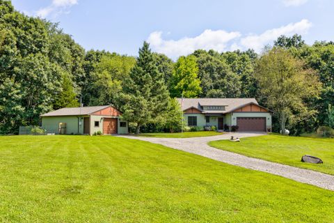 A home in Unadilla Twp