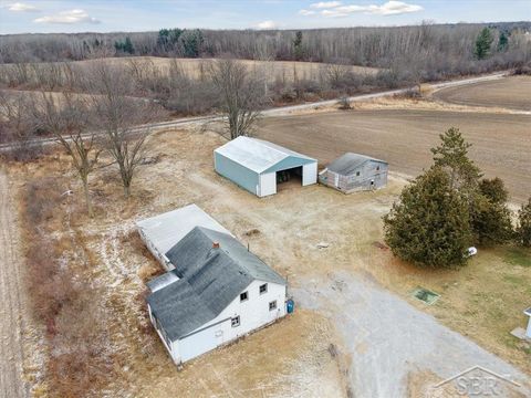 A home in Pinconning Twp