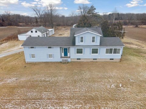 A home in Pinconning Twp