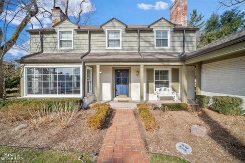 A home in Grosse Pointe Farms