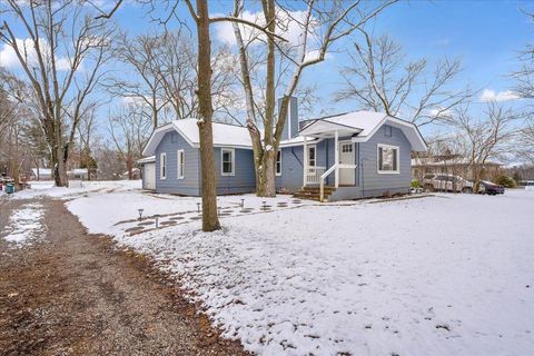 A home in West Bloomfield Twp