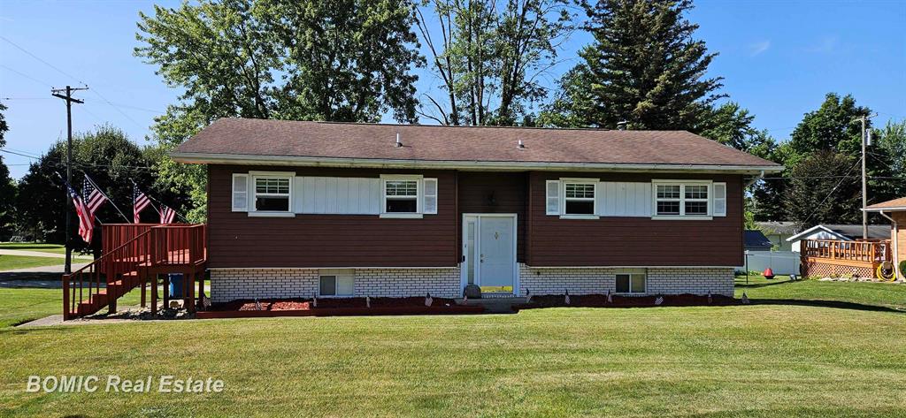 View Vassar, MI 48768 house