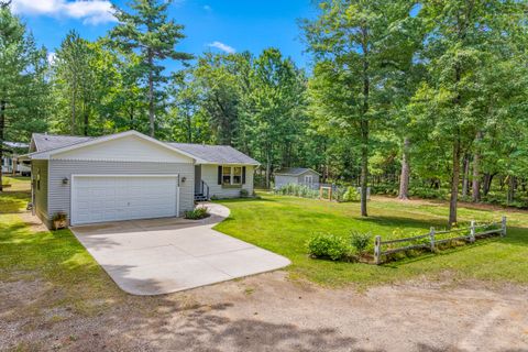 A home in Grayling Twp