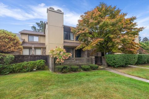 A home in Bloomfield Twp