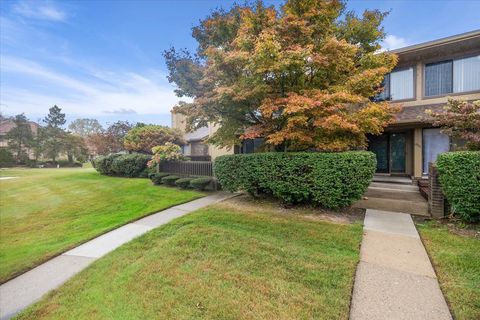 A home in Bloomfield Twp