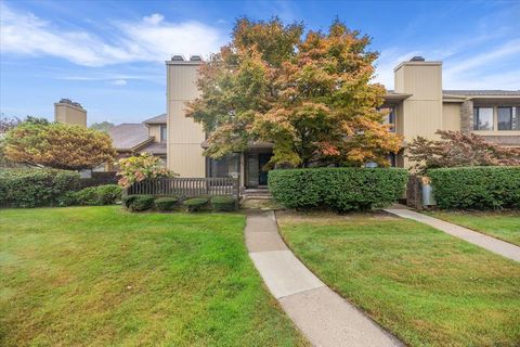 A home in Bloomfield Twp