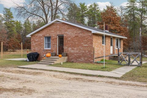 A home in Grayling Twp