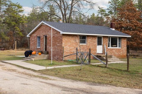 A home in Grayling Twp