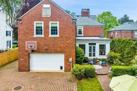 A home in Grosse Pointe Farms