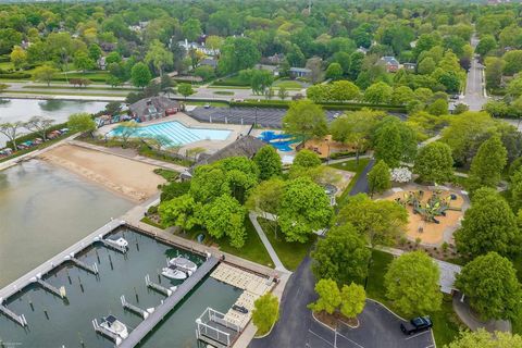 A home in Grosse Pointe Farms