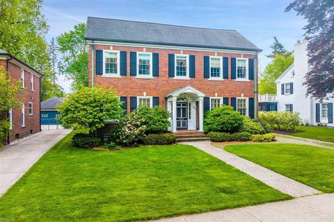 A home in Grosse Pointe Farms