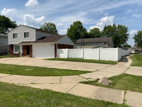 A home in Dearborn Heights