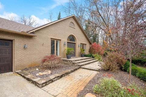 A home in Groveland Twp